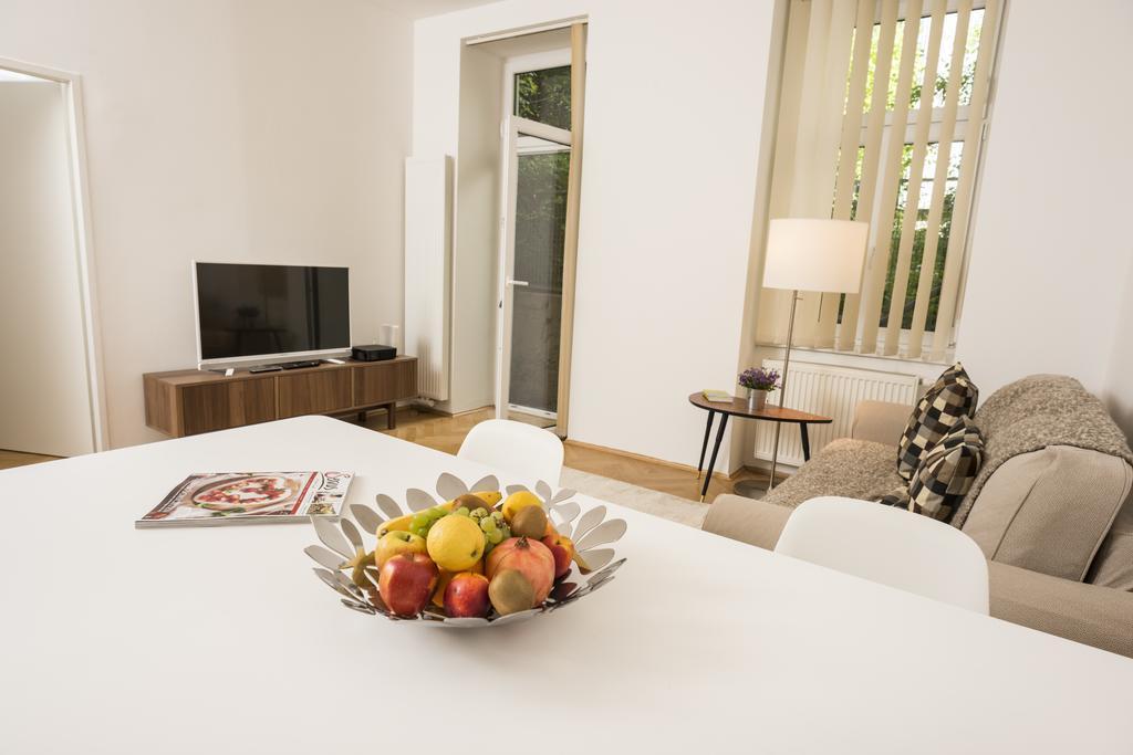 Apartment Garden Lounge Satzberg By Ichbucheat *
